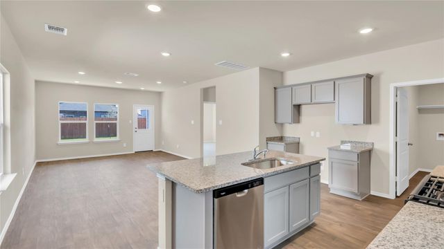 348 Ebbsfleet DR, Uhland, TX 78640