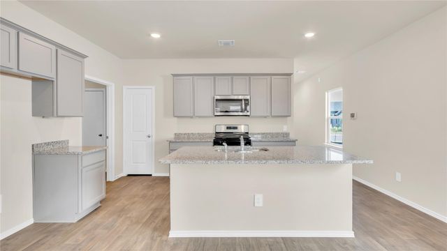 348 Ebbsfleet DR, Uhland, TX 78640