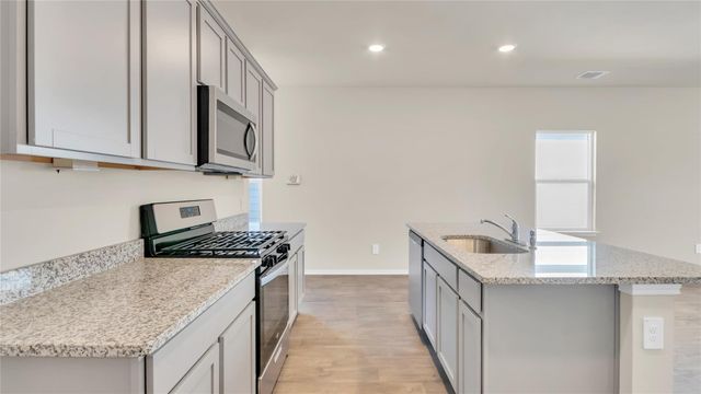 348 Ebbsfleet DR, Uhland, TX 78640