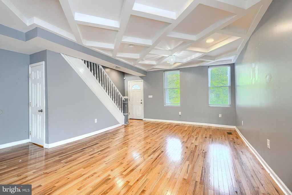 Image 11 of property listing at 2440 DRUID PARK DR, Baltimore, MD 21215