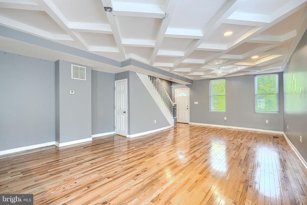 Image 13 of property listing at 2440 DRUID PARK DR, Baltimore, MD 21215