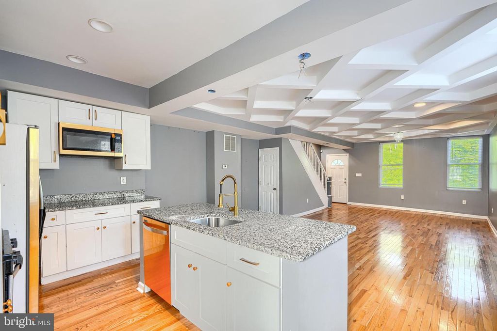 Image 15 of property listing at 2440 DRUID PARK DR, Baltimore, MD 21215