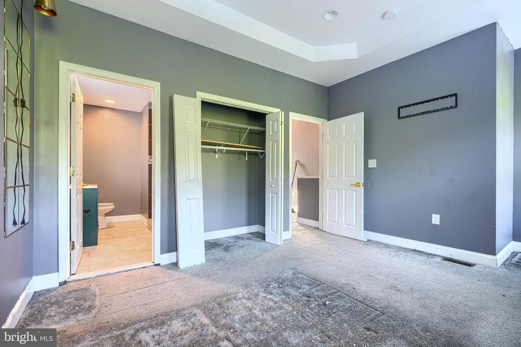 Image 23 of property listing at 2440 DRUID PARK DR, Baltimore, MD 21215