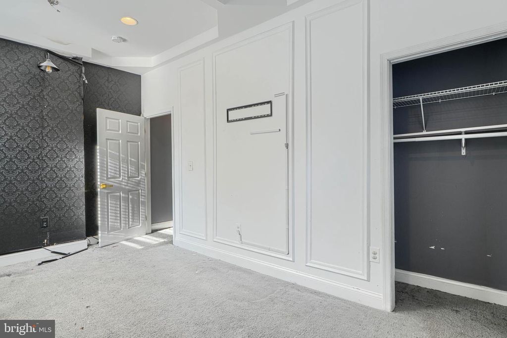 Image 30 of property listing at 2440 DRUID PARK DR, Baltimore, MD 21215