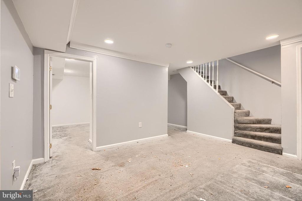 Image 33 of property listing at 2440 DRUID PARK DR, Baltimore, MD 21215