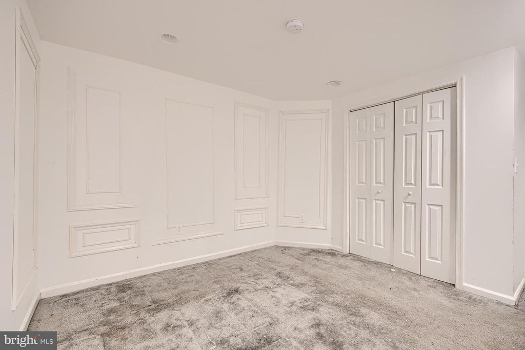 Image 35 of property listing at 2440 DRUID PARK DR, Baltimore, MD 21215