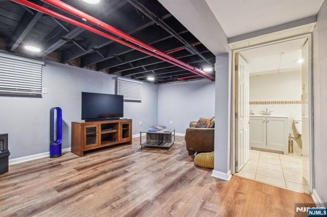 24 Willet Street, Bloomfield, NJ 07003