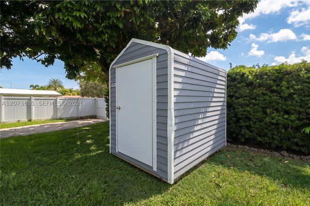 8123 SW 95th Ct, Miami, FL 33173