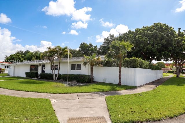 8123 SW 95th Ct, Miami, FL 33173