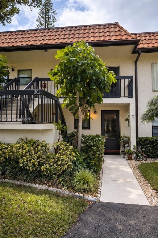 7269 Golf Colony Ct 202, Lake Worth, FL 33467