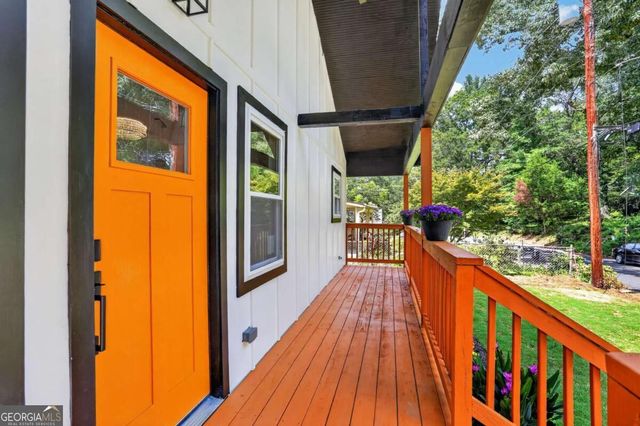 882 Tanner Dr, Scottdale, GA 30079
