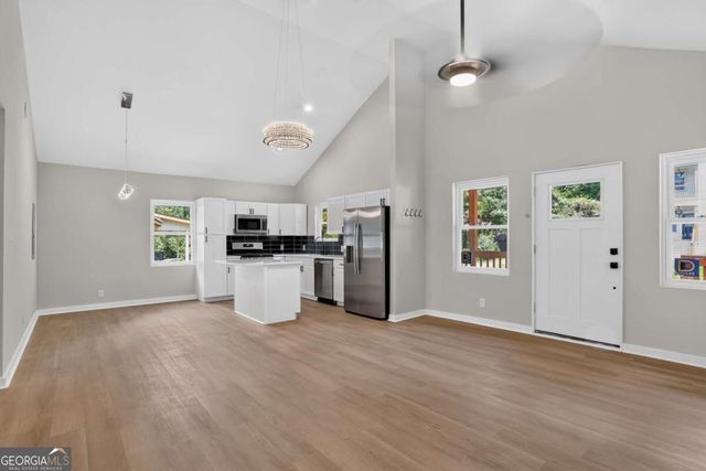 882 Tanner Dr, Scottdale, GA 30079