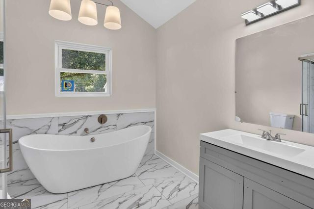 882 Tanner Dr, Scottdale, GA 30079
