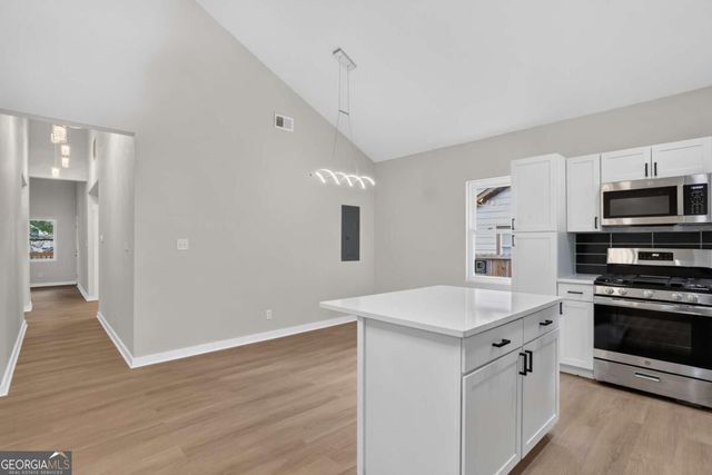 882 Tanner Dr, Scottdale, GA 30079