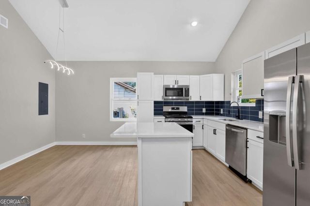 882 Tanner Dr, Scottdale, GA 30079
