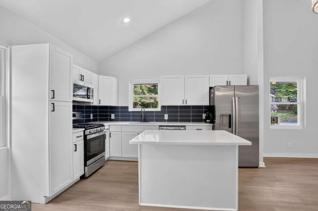882 Tanner Dr, Scottdale, GA 30079