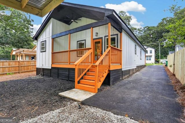 882 Tanner Dr, Scottdale, GA 30079