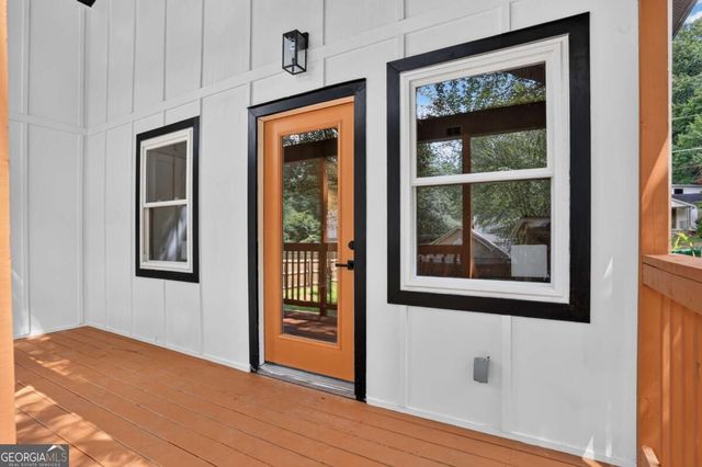 882 Tanner Dr, Scottdale, GA 30079