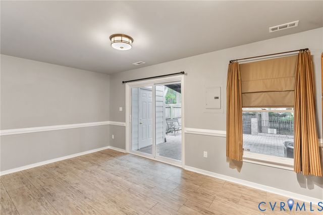 126 Arlington Sq, Ashland, VA 23005