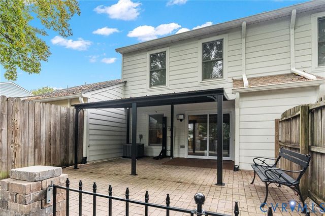 126 Arlington Sq, Ashland, VA 23005