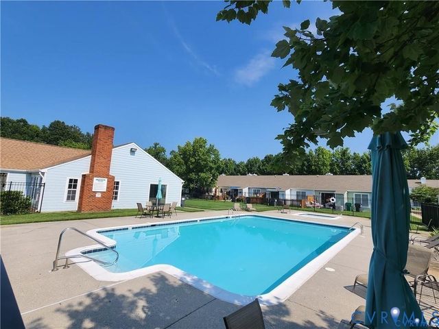 126 Arlington Sq, Ashland, VA 23005