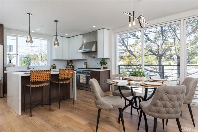 2824 Rowena Avenue A, Los Angeles, CA 90039