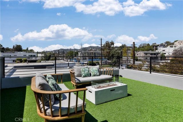2824 Rowena Avenue A, Los Angeles, CA 90039