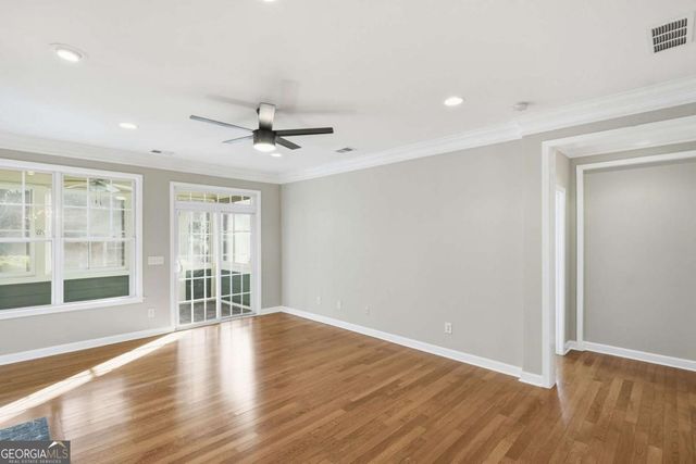 626 Laurel Crossing, Canton, GA 30114