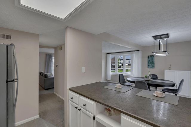 1681 Saint James Court, 25-81, Columbus, OH 43220