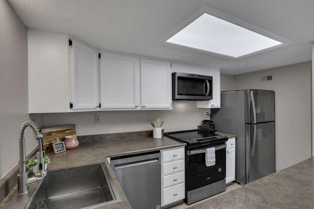 1681 Saint James Court, 25-81, Columbus, OH 43220