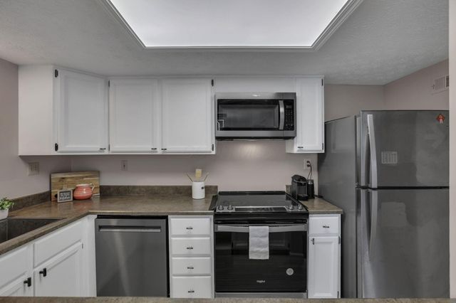 1681 Saint James Court, 25-81, Columbus, OH 43220