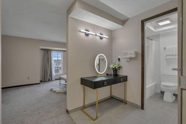 1681 Saint James Court, 25-81, Columbus, OH 43220