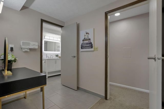 1681 Saint James Court, 25-81, Columbus, OH 43220