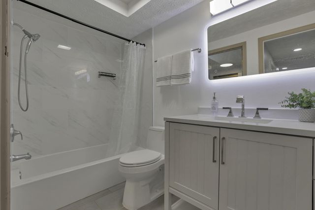 1681 Saint James Court, 25-81, Columbus, OH 43220