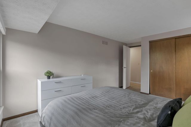 1681 Saint James Court, 25-81, Columbus, OH 43220