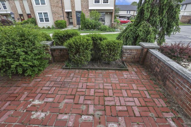 1681 Saint James Court, 25-81, Columbus, OH 43220