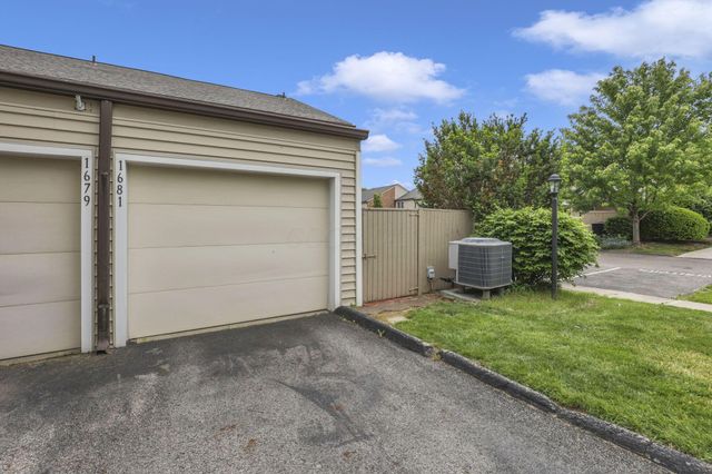 1681 Saint James Court, 25-81, Columbus, OH 43220