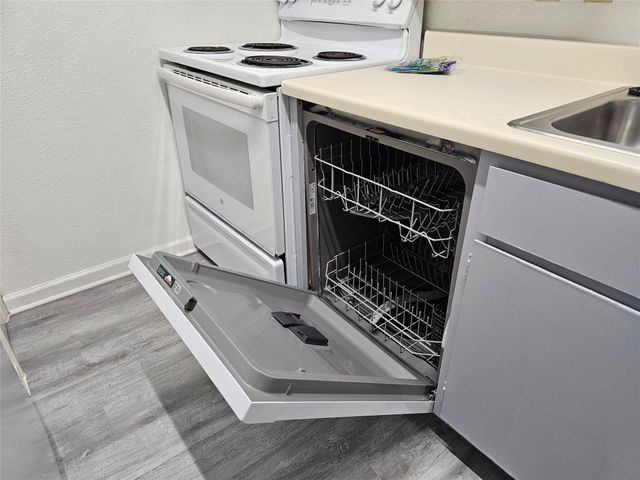 2750 Holly Hall Street 712, Houston, TX 77054