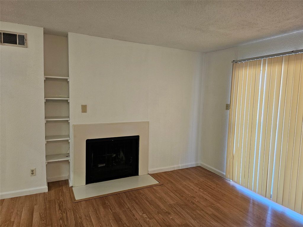 2750 Holly Hall Street 712, Houston, TX 77054