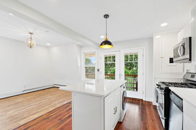 104 Thorndike St 3, Cambridge, MA 02141