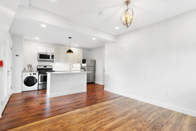 104 Thorndike St 3, Cambridge, MA 02141