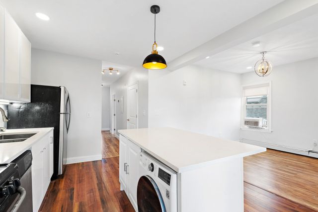 104 Thorndike St 3, Cambridge, MA 02141