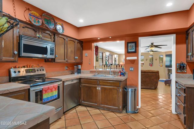 7411 E Calle Cabo, Tucson, AZ 85750