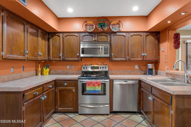 7411 E Calle Cabo, Tucson, AZ 85750