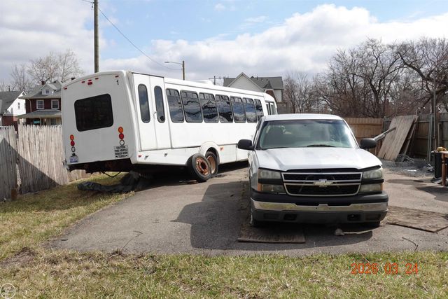 13417 Robson Avenue, Detroit, MI 48227