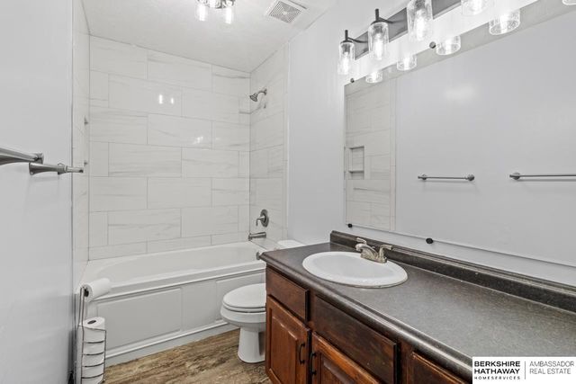 13520 Edna Street, Omaha, NE 68138