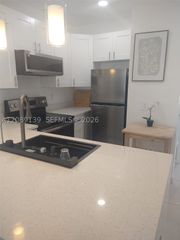 600 Layne Blvd 122, Hallandale Beach, FL 33009