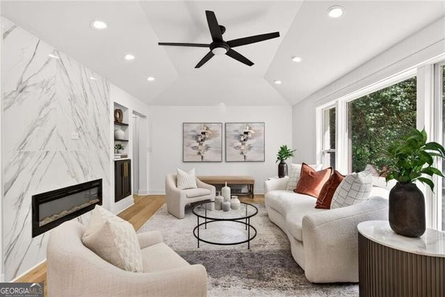 656 Channing Drive NW, Atlanta, GA 30318