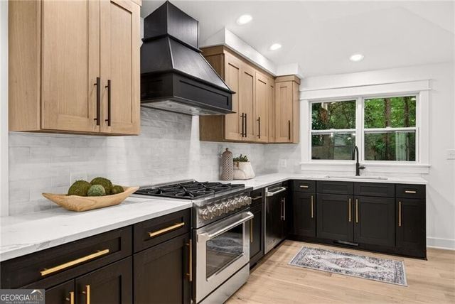 656 Channing Drive NW, Atlanta, GA 30318