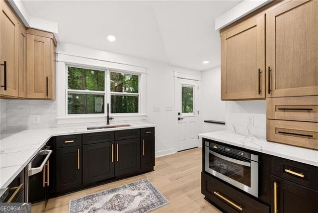 656 Channing Drive NW, Atlanta, GA 30318